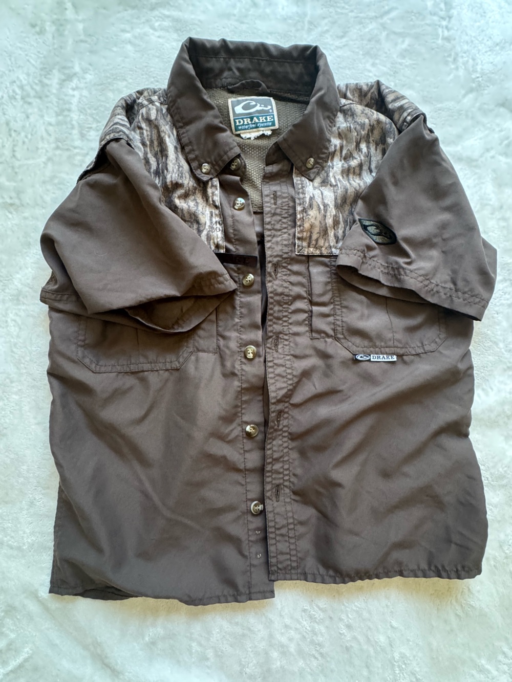 Drake Brown Short Sleeve Button-Down Shirt with Camo Yoke
